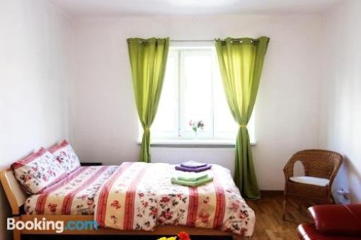 A Beautiful Big And Cozy Rooms In The City Center
