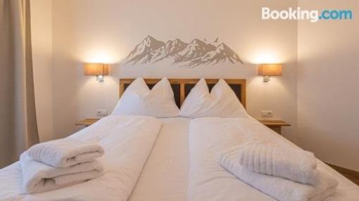 Alpine Appartement Top 4 by AA Holiday Homes