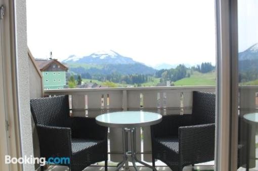 Alpine Appartement Top 8 by AA Holiday Homes