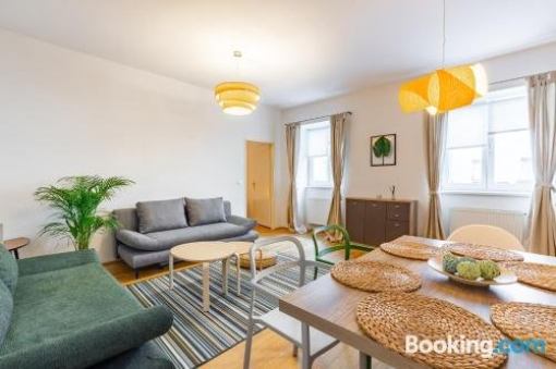 Bright and cozy apartment next to Mariahilferstrasse