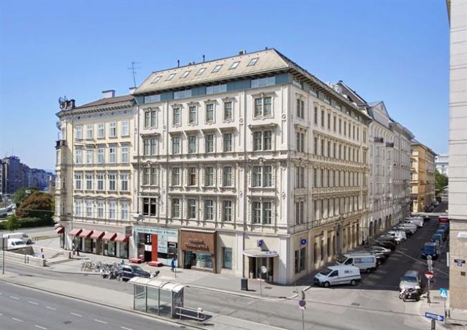Living Hotel an der Oper by Derag