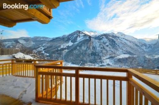 Ski-in / Ski-out Chalet Maiskogel 13a by Alpen Apartments