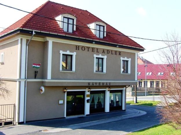 Adler Hotel Budaors
