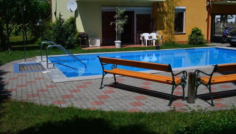 Balint 2 apartman with outdoor pool