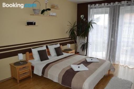 Holiday Home & Apartment Eger