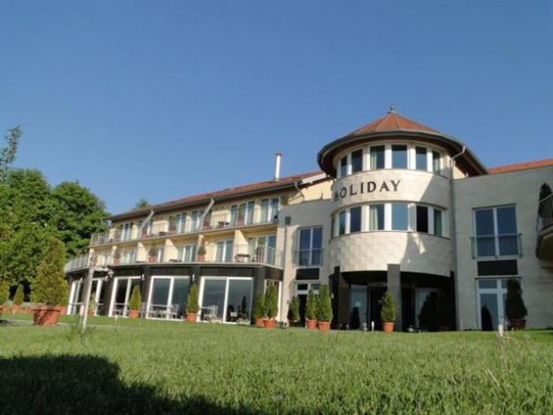 Holiday Hotel Balatonszarszo