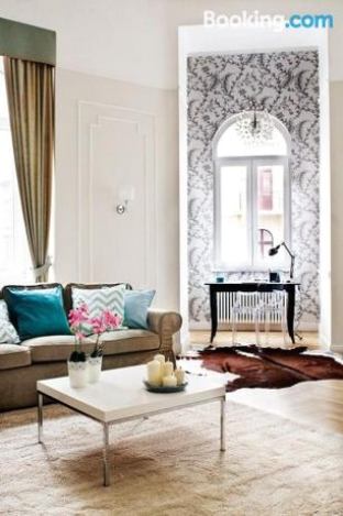 Interior Design Featured 2 Bedroom Flat - Central Budapest