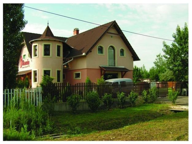 Korevar Cottage