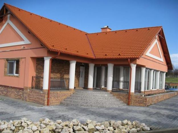 Villa Piros
