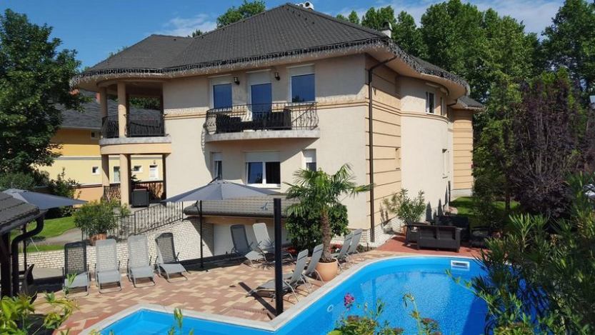 Villa Riccardo & Pool