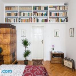 A spacious and quiet apartment with two bedrooms
